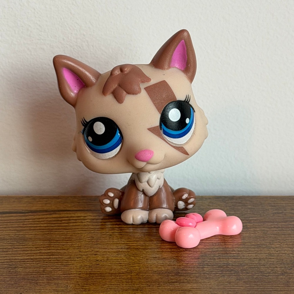 Littlest Pet Shop LPS 73 German Shepherd Dog Accessory Card Box Set